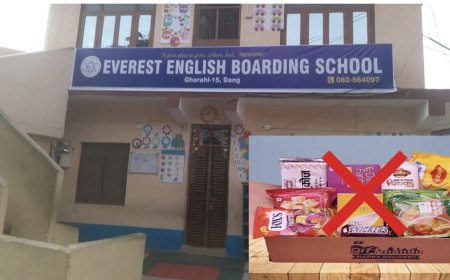 एभरेष्ट इङ्लिस स्कुलको परिसर भित्र प्याकेजिङ्ग जङ्क फुड बन्द