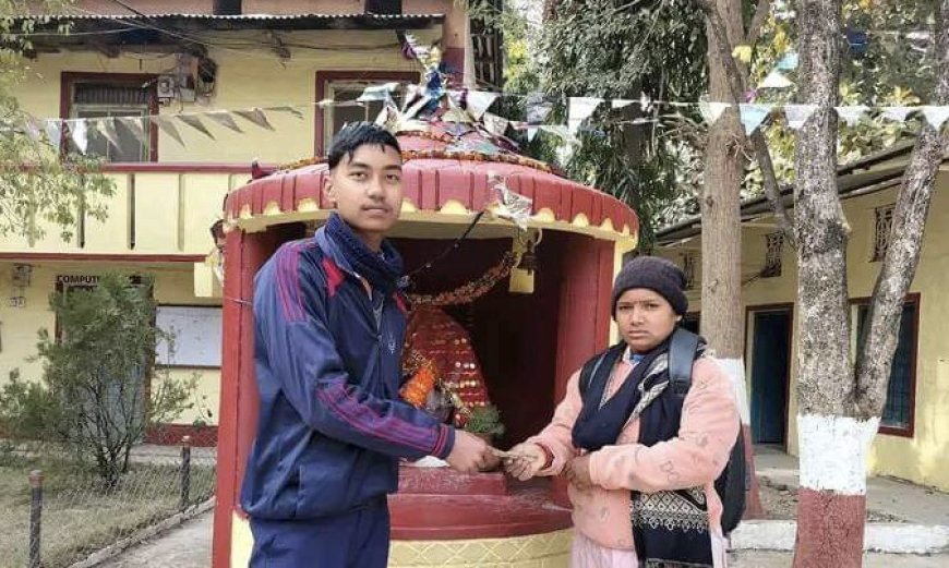 शान्ति निकेतनका विद्यार्थीद्वारा खाजा खर्च कटाएर बिरामिलाई आर्थिक सहयोग