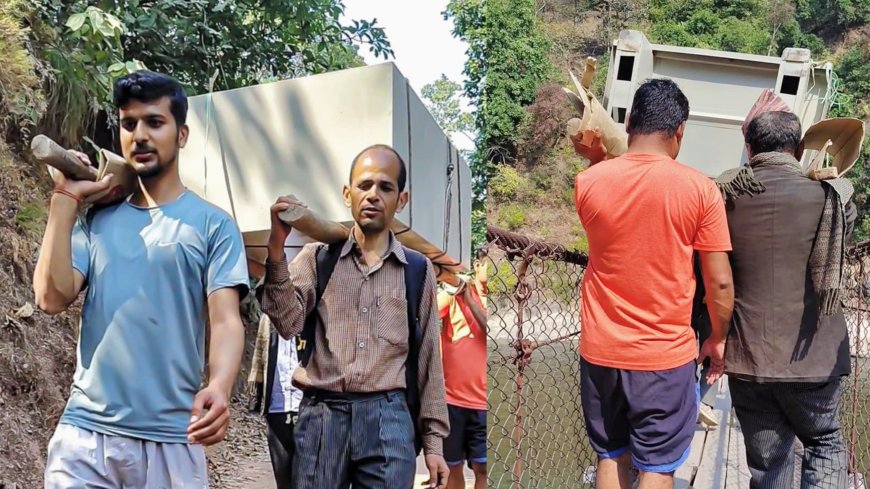 अलपत्र सडक शिक्षकको काँधमा दराज