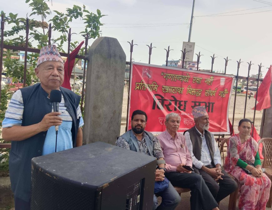कसैले चाहदैमा राजा फर्किन सक्दैनन् : खत्री